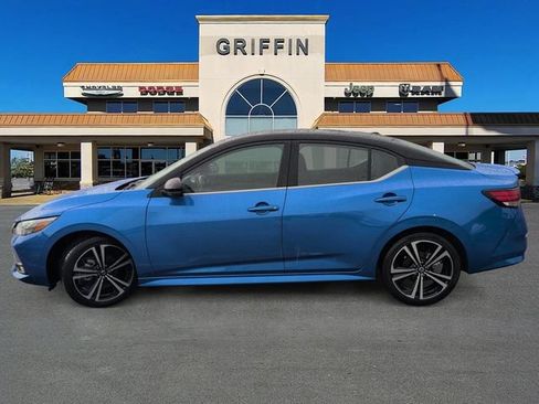 Used 2022 Nissan Sentra SR w/ Lighting Package FWD image 10
