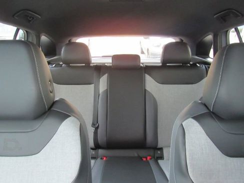 Used 2023 Volkswagen ID.4 Pro image 32