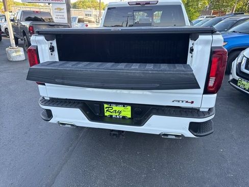 Used 2022 GMC Sierra 1500 AT4 w/ Technology Package AWD/4WD image 14