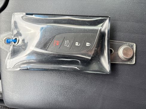 Used 2019 Lexus ES 300h w/ Accessory Package image 36