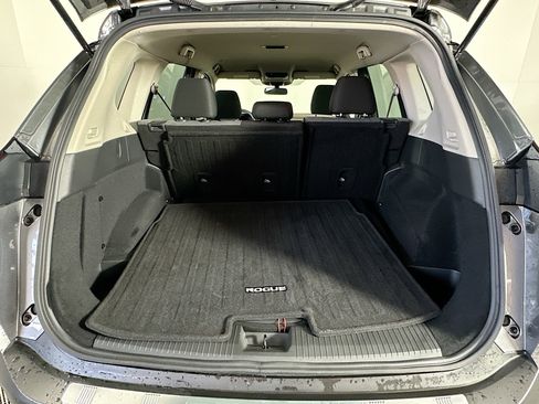 Used 2023 Nissan Rogue SV image 28