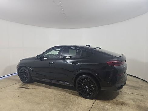 Used 2021 BMW X6 sDrive40i w/ M Sport Package image 2
