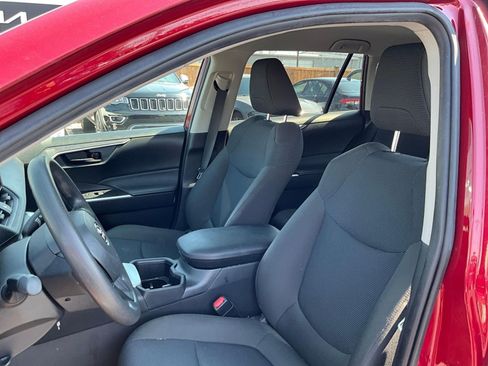 Used 2024 Toyota RAV4 LE AWD/4WD image 19
