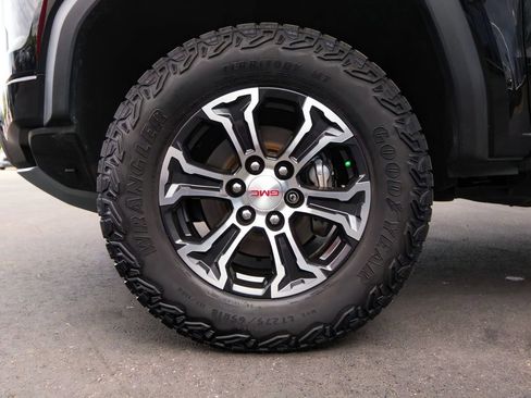 Used 2023 GMC Canyon AT4 w/ AT4 Premium Package AWD/4WD image 11