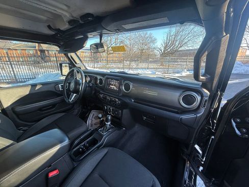 Used 2019 Jeep Wrangler Unlimited Sahara w/ Safety Group image 13