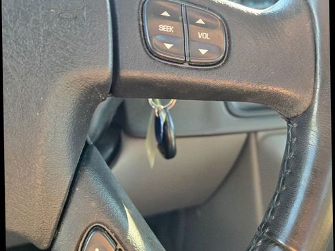 Used 2005 Chevrolet Avalanche LT w/ Preferred Equipment Group image 22