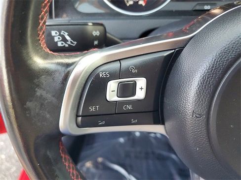 Used 2016 Volkswagen Golf S image 19