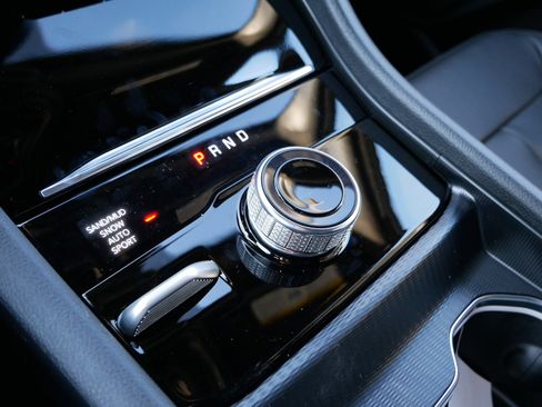 New 2025 Jeep Grand Cherokee L Limited image 17