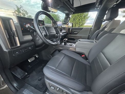 Used 2025 GMC Hummer EV 3X w/ LPO, Sport Package AWD/4WD image 10