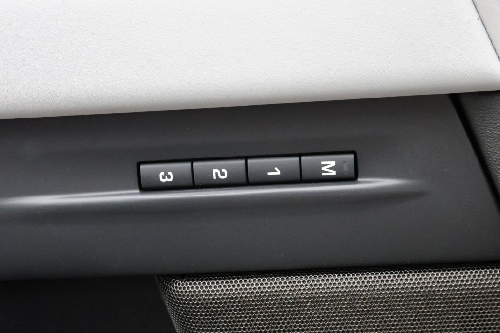 New 2026 Land Rover Range Rover Evoque S AWD/4WD image 11