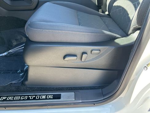 New 2026 Nissan Frontier SV image 17