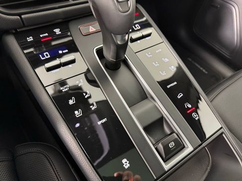 New 2026 Porsche Macan image 26