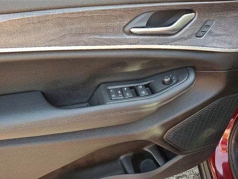 Certified 2023 Jeep Grand Cherokee Limited AWD/4WD image 13