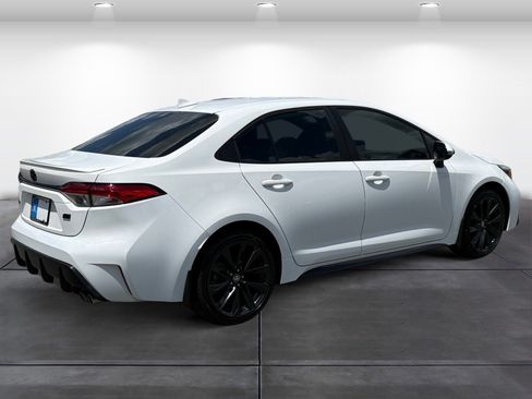 Used 2024 Toyota Corolla SE FWD image 5