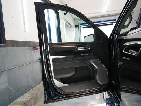 Used 2025 GMC Sierra 1500 Denali AWD/4WD image 10