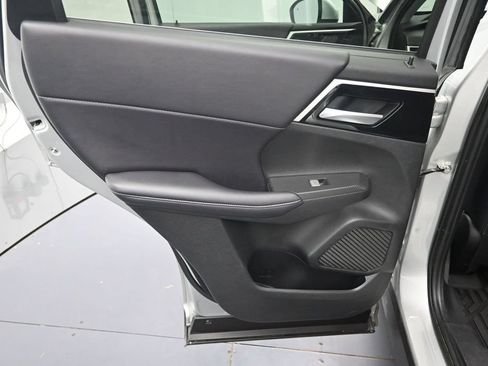 Used 2024 Mitsubishi Outlander SE FWD image 16