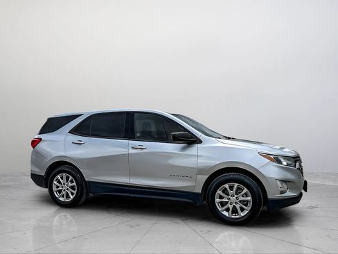 Used 2019 Chevrolet Equinox LS w/ LS Convenience Package image 5