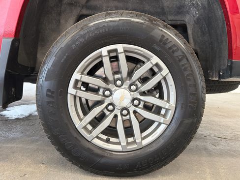 Used 2023 Chevrolet Colorado LT w/ LT Convenience Package II AWD/4WD image 9