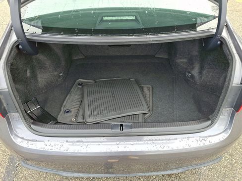 Used 2016 Lexus ES 350 w/ Navigation System Package image 29