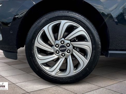 Used 2022 Lincoln Navigator Reserve image 9