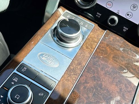 Used 2020 Land Rover Range Rover HSE image 18