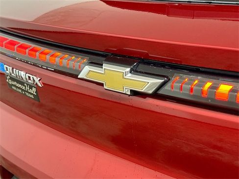 New 2025 Chevrolet Equinox EV LT image 18