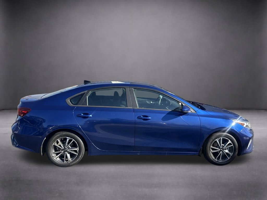 Used 2022 Kia Forte LXS FWD image 3
