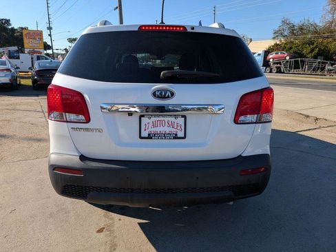 Used 2013 Kia Sorento LX w/ Convenience Pkg FWD image 6