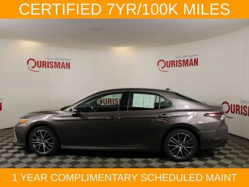 Used 2022 Toyota Camry XLE FWD image 4