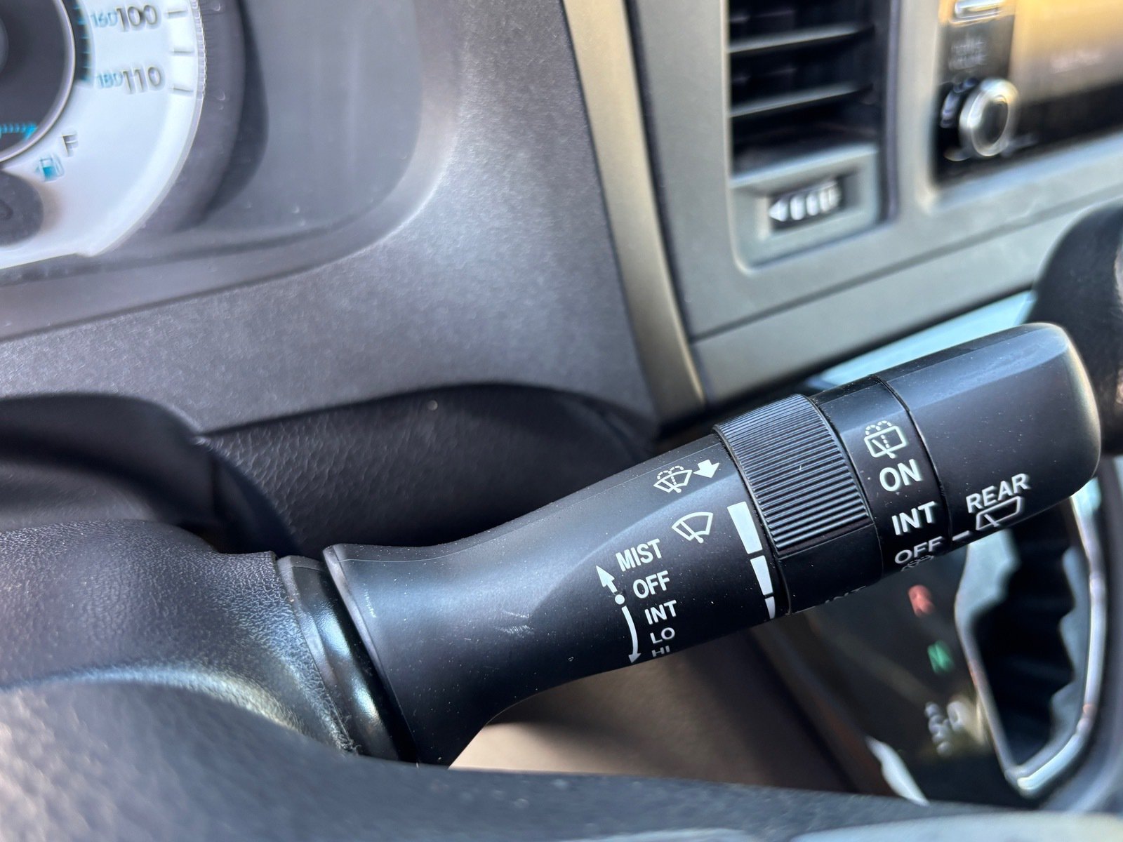 Used 2020 Toyota Sienna SE w/ Carpet Mat Package FWD image 23
