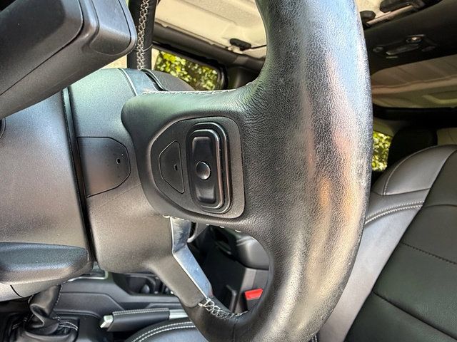 Used 2019 Jeep Wrangler Unlimited Sahara w/ Dual Top Group AWD/4WD image 13