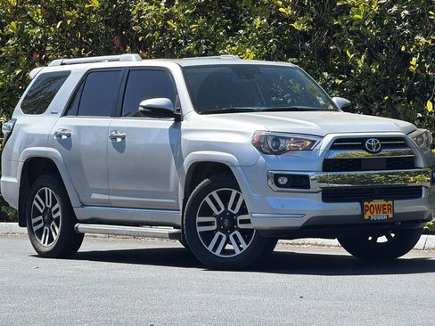 Used 2024 Toyota 4Runner Limited AWD/4WD image 2