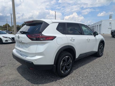 Used 2025 Nissan Rogue SV FWD image 3