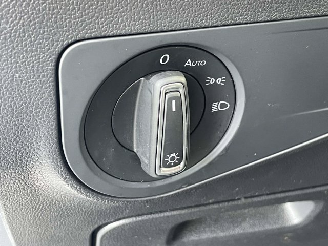 Certified 2023 Volkswagen Tiguan SE R-Line FWD image 19