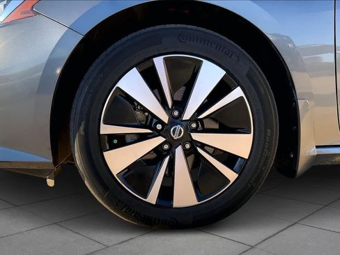 Used 2022 Nissan Altima 2.5 SV w/ SV Premium Package image 10