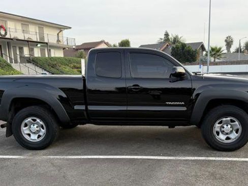Used 2014 Toyota Tacoma 4x4 Access Cab w/ Convenience Package image 9
