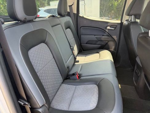 Used 2015 Chevrolet Colorado Z71 AWD/4WD image 12