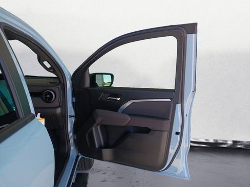 New 2025 Chevrolet Colorado Z71 w/ Technology Package image 32