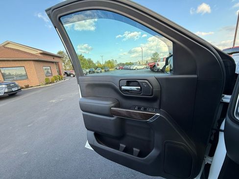 Used 2022 GMC Sierra 1500 SLE image 19