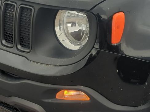 Used 2023 Jeep Renegade Trailhawk w/ Sun/Sound Group AWD/4WD image 9
