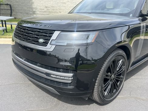 Used 2024 Land Rover Range Rover Long Wheelbase SE image 12