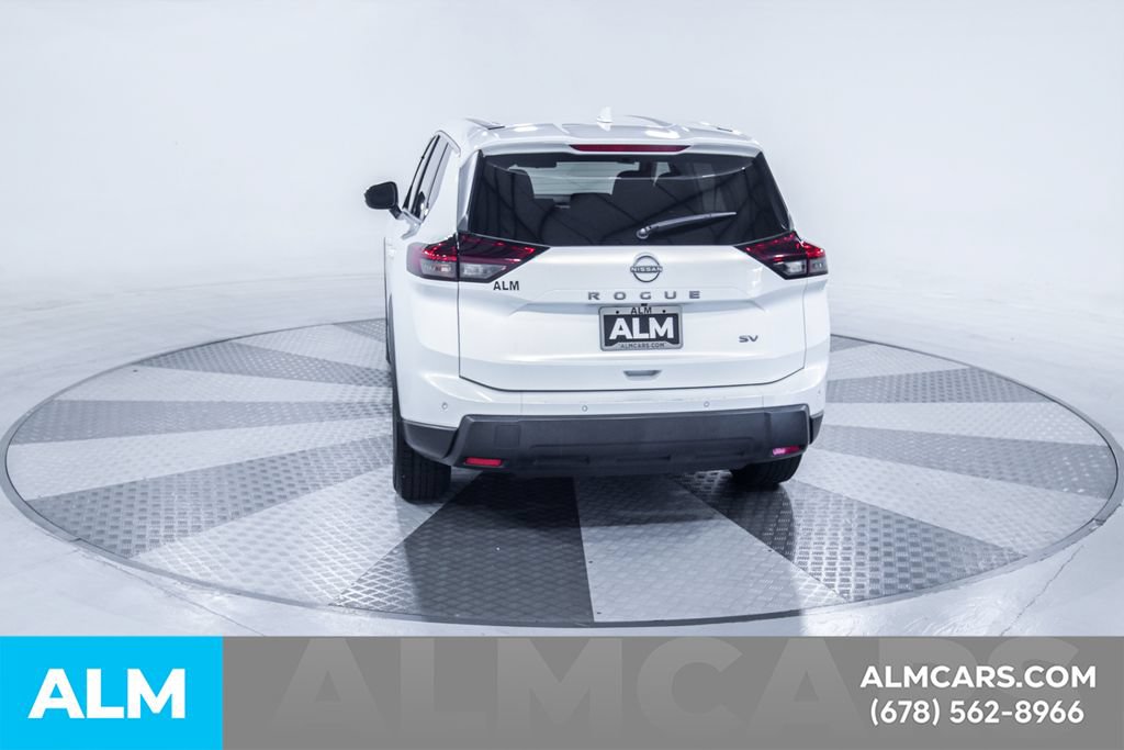 Used 2024 Nissan Rogue SV FWD image 8