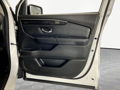 Used 2025 Honda Pilot Elite image 26