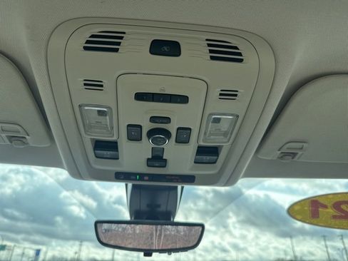 Used 2021 GMC Yukon Denali w/ Denali Ultimate Package image 21