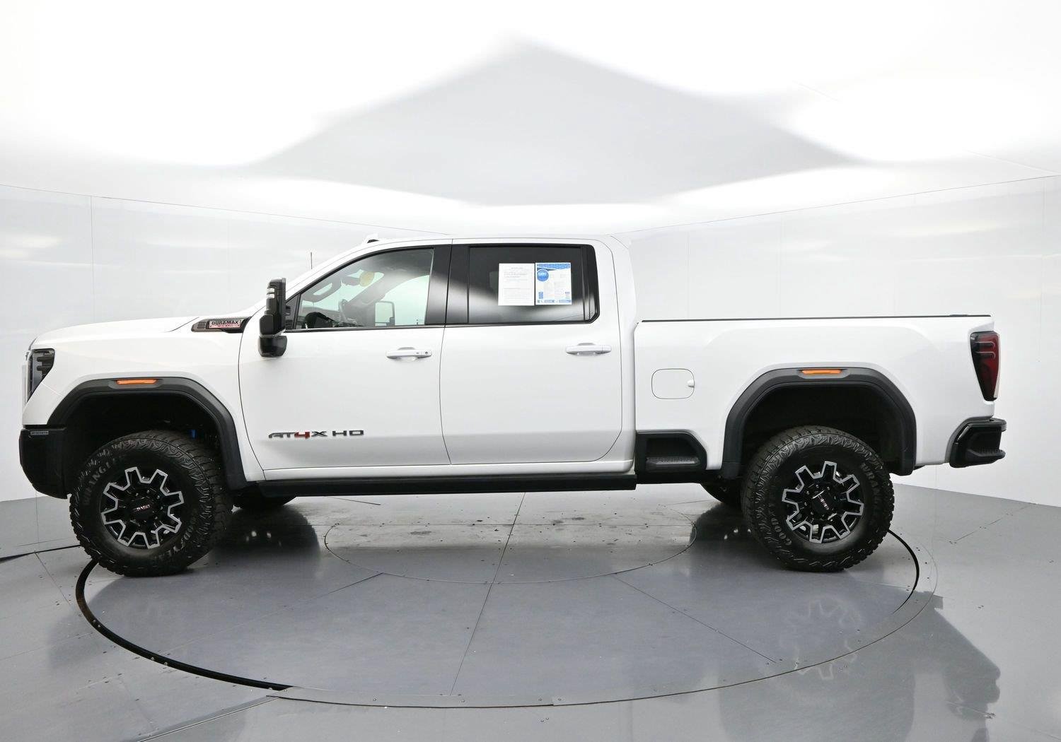 Used 2024 GMC Sierra 2500 AT4X AWD/4WD image 4