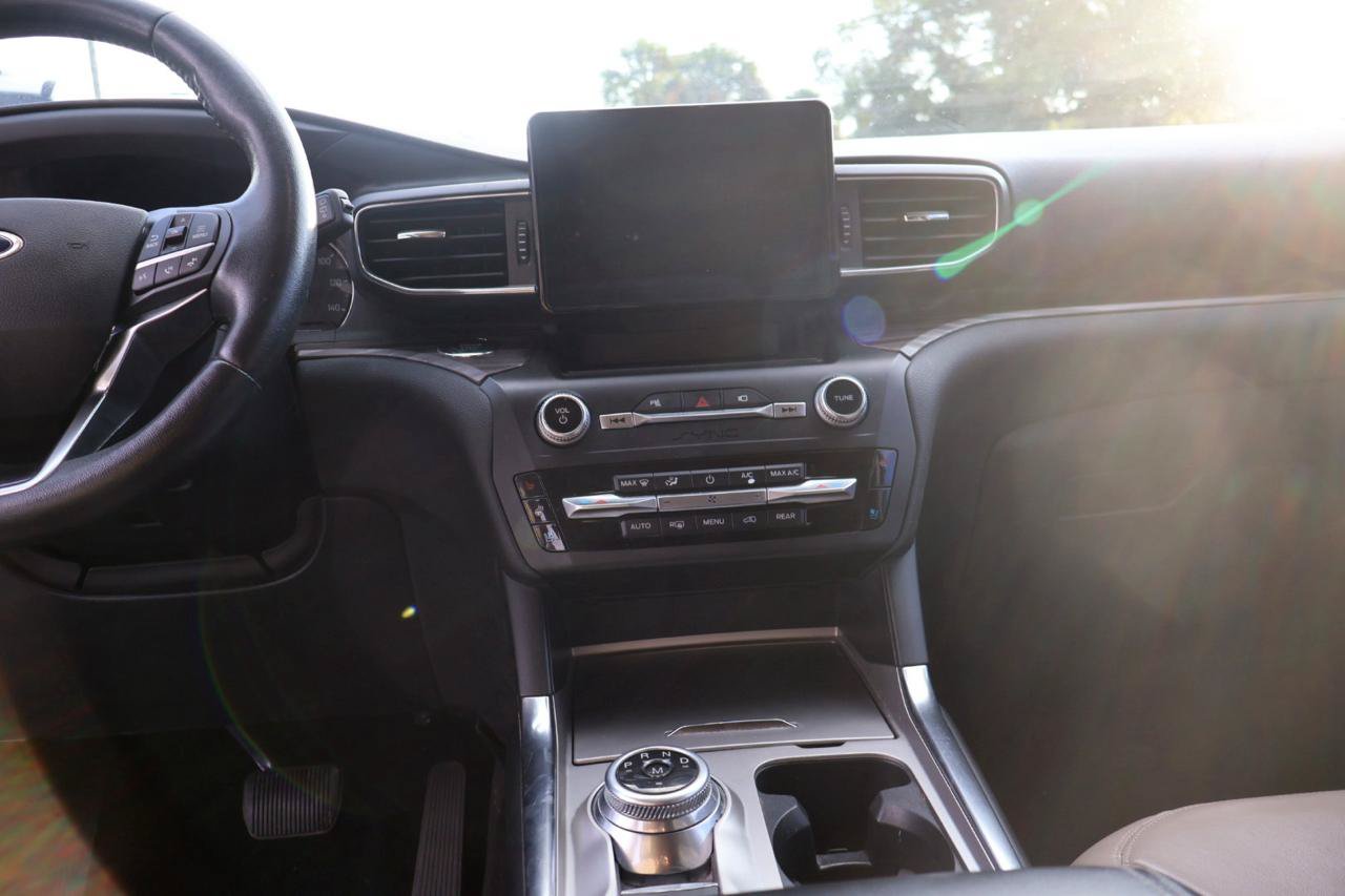 Used 2020 Ford Explorer Limited RWD image 17