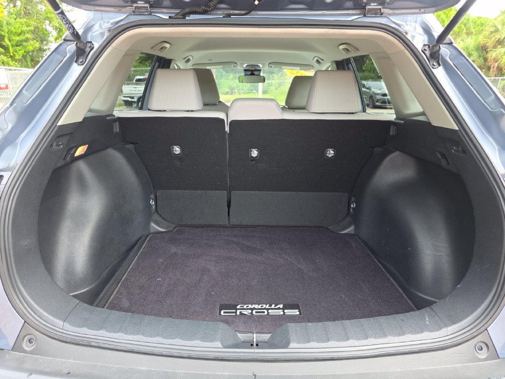 Certified 2022 Toyota Corolla Cross LE FWD image 19