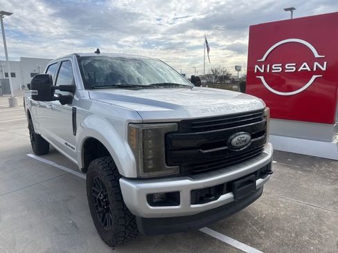 Used 2019 Ford F250 Lariat w/ Lariat Ultimate Package image 1