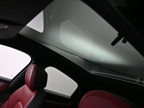 Certified 2025 Porsche Cayenne Coupe AWD/4WD image 10
