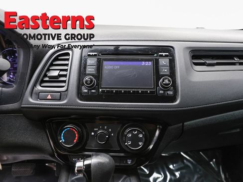 Used 2021 Honda HR-V LX image 11